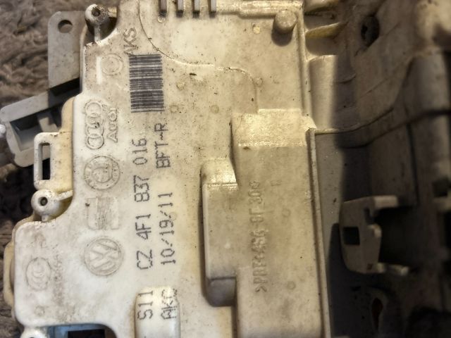 bontott AUDI A3 Jobb első Ajtózár