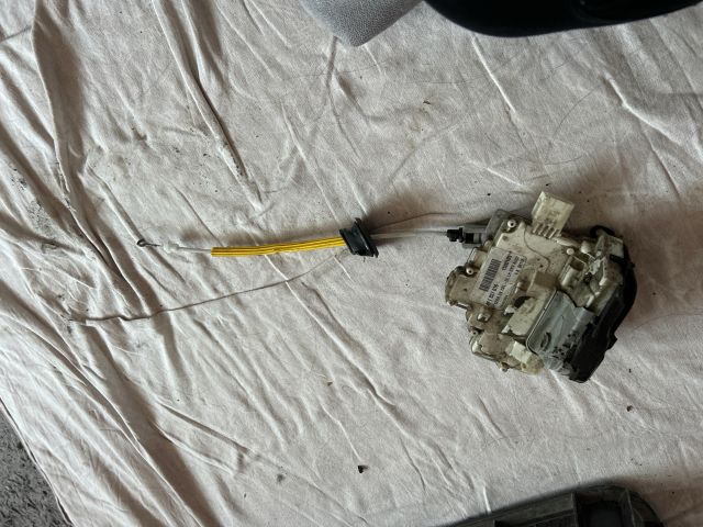 bontott AUDI A3 Jobb első Ajtózár