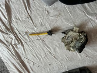 bontott AUDI A3 Jobb első Ajtózár