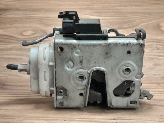 bontott AUDI A3 Jobb első Ajtózár