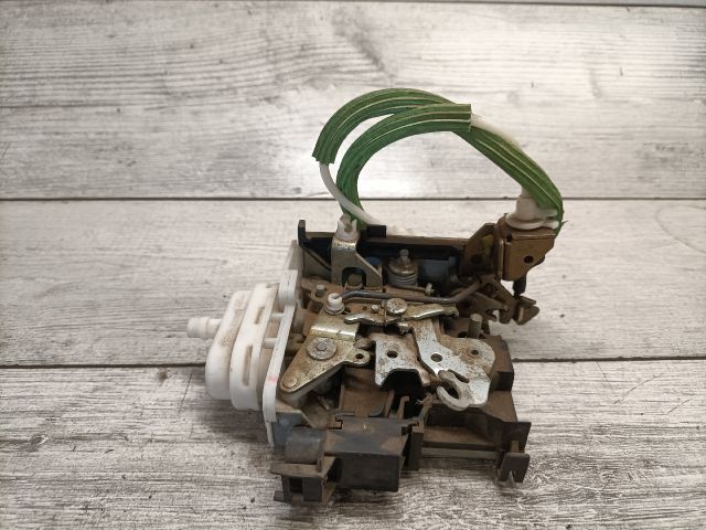 bontott AUDI A3 Jobb első Ajtózár