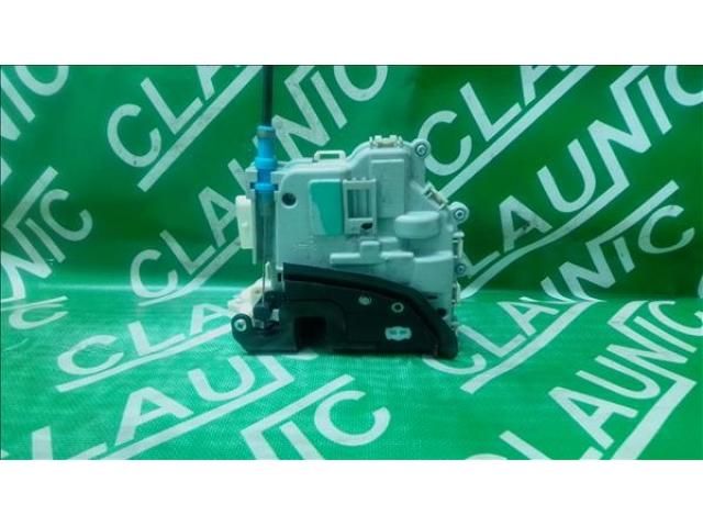 bontott AUDI A3 Jobb első Ajtózár