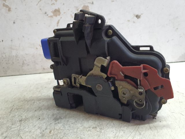 bontott AUDI A3 Jobb első Ajtózár