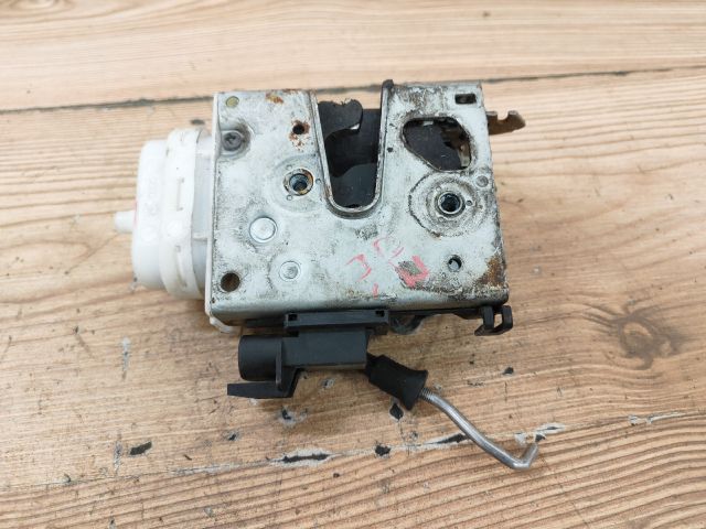 bontott AUDI A3 Jobb első Ajtózár