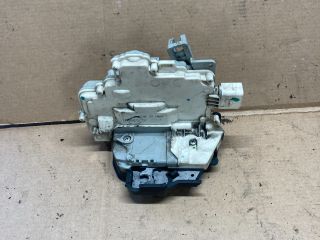 bontott AUDI A3 Jobb első Ajtózár