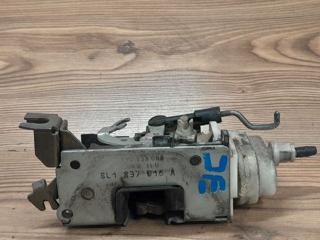 bontott AUDI A3 Jobb első Ajtózár