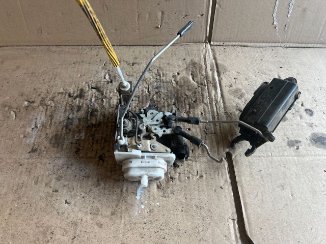 bontott AUDI A3 Jobb első Ajtózár