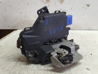 bontott AUDI A3 Jobb első Ajtózár