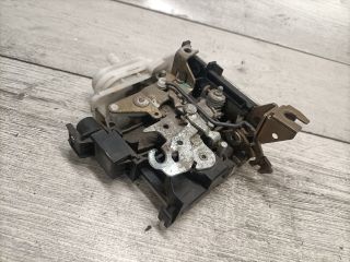 bontott AUDI A3 Jobb első Ajtózár