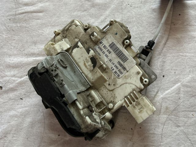 bontott AUDI A3 Jobb első Ajtózár