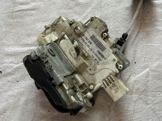 bontott AUDI A3 Jobb első Ajtózár