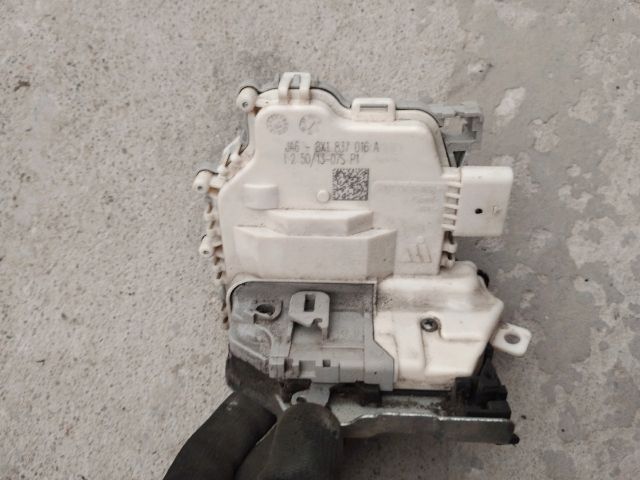 bontott AUDI A3 Jobb első Ajtózár