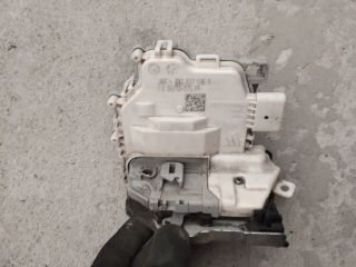 bontott AUDI A3 Jobb első Ajtózár