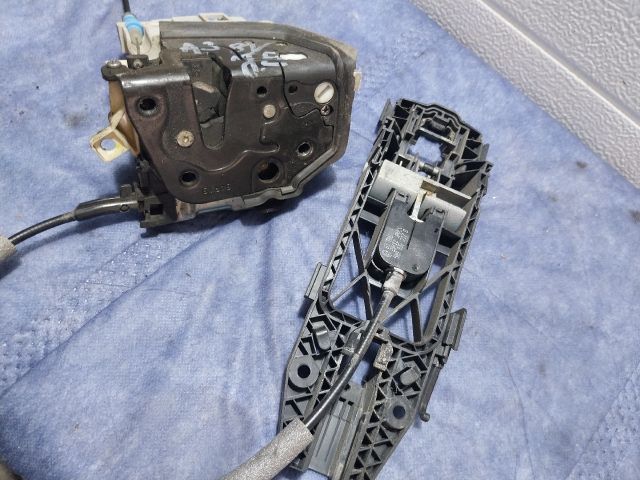 bontott AUDI A3 Jobb első Ajtózár