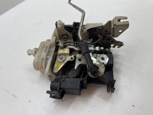 bontott AUDI A3 Jobb első Ajtózár