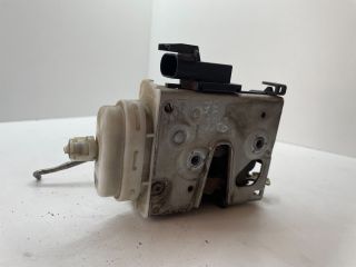 bontott AUDI A3 Jobb első Ajtózár