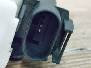 bontott AUDI A3 Jobb első Ajtózár