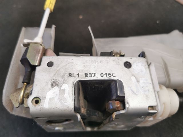 bontott AUDI A3 Jobb első Ajtózár