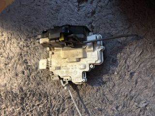 bontott AUDI A3 Jobb első Ajtózár