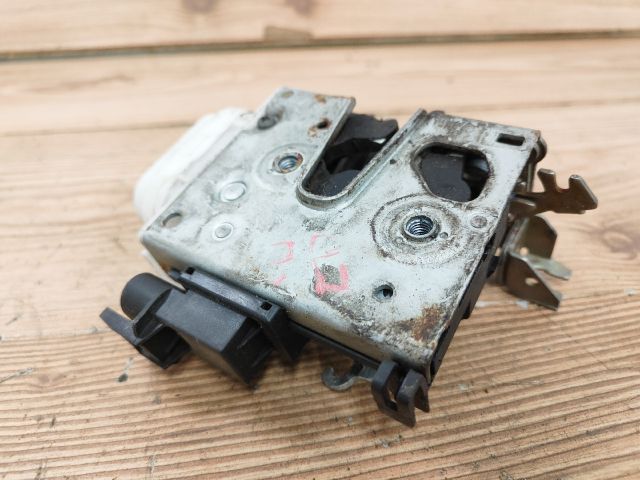 bontott AUDI A3 Jobb első Ajtózár