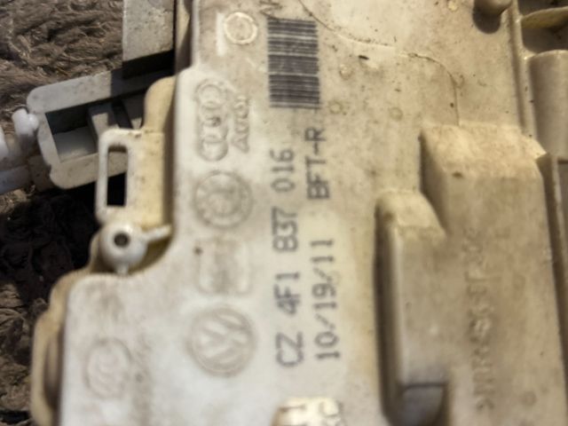 bontott AUDI A3 Jobb első Ajtózár