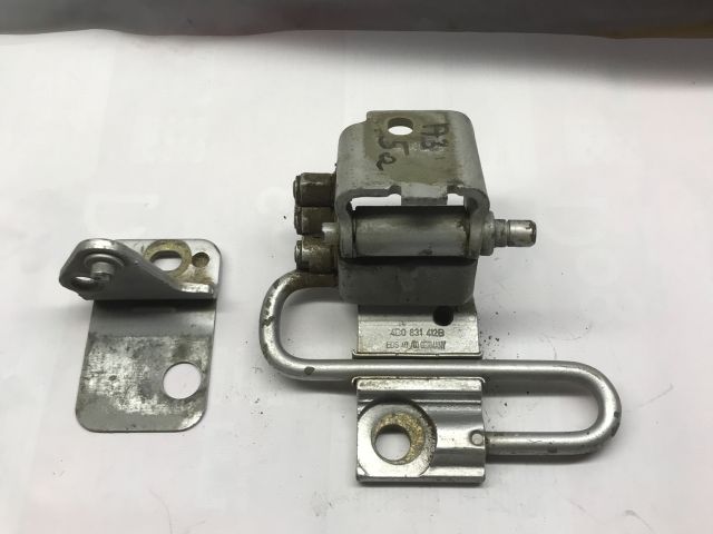 bontott AUDI A3 Jobb első Alsó Zsanér