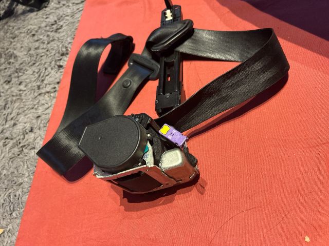 bontott AUDI A3 Jobb első Biztonsági Öv