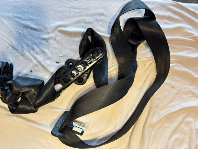 bontott AUDI A3 Jobb első Biztonsági Öv