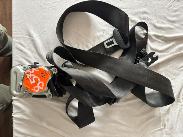 bontott AUDI A3 Jobb első Biztonsági Öv