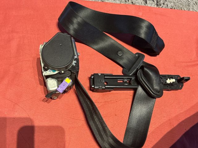 bontott AUDI A3 Jobb első Biztonsági Öv