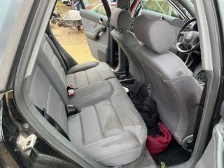 bontott AUDI A3 Jobb első Dobbetét (Kerékjárati, Műanyag)