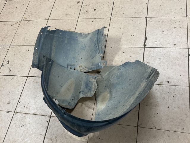 bontott AUDI A3 Jobb első Dobbetét (Kerékjárati, Műanyag)