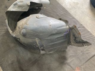 bontott AUDI A3 Jobb első Dobbetét (Kerékjárati, Műanyag)