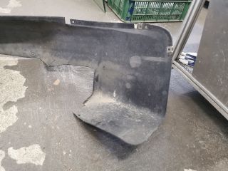 bontott AUDI A3 Jobb első Első Dobbetét (Kerékjárati, Műanyag)