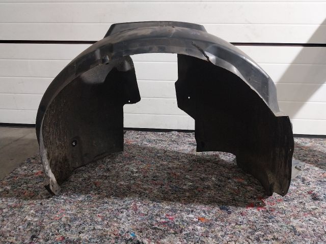 bontott AUDI A3 Jobb első Első Dobbetét (Kerékjárati, Műanyag)