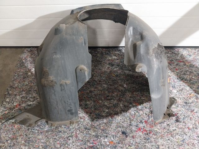 bontott AUDI A3 Jobb első Első Dobbetét (Kerékjárati, Műanyag)