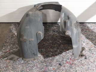 bontott AUDI A3 Jobb első Első Dobbetét (Kerékjárati, Műanyag)