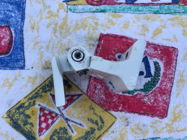 bontott AUDI A3 Jobb első Felső Zsanér