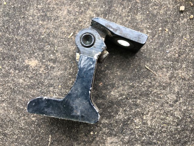 bontott AUDI A3 Jobb első Felső Zsanér