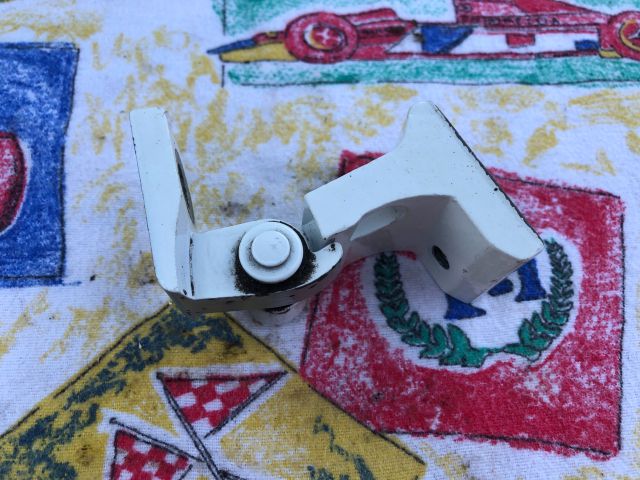 bontott AUDI A3 Jobb első Felső Zsanér