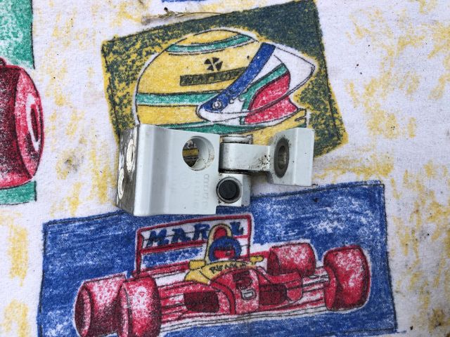 bontott AUDI A3 Jobb első Felső Zsanér