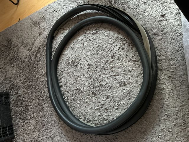 bontott AUDI A3 Jobb első Gumikéder