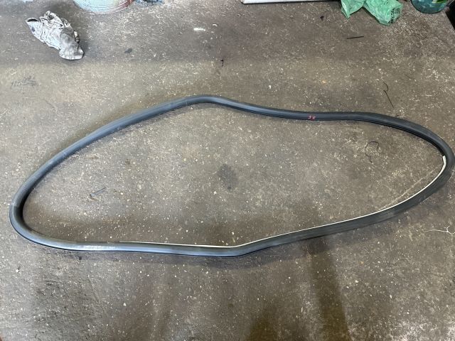 bontott AUDI A3 Jobb első Gumikéder