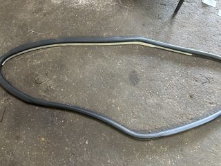 bontott AUDI A3 Jobb első Gumikéder