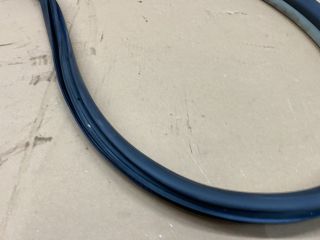 bontott AUDI A3 Jobb első Gumikéder