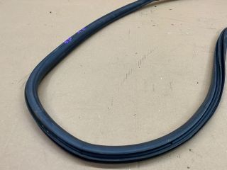 bontott AUDI A3 Jobb első Gumikéder