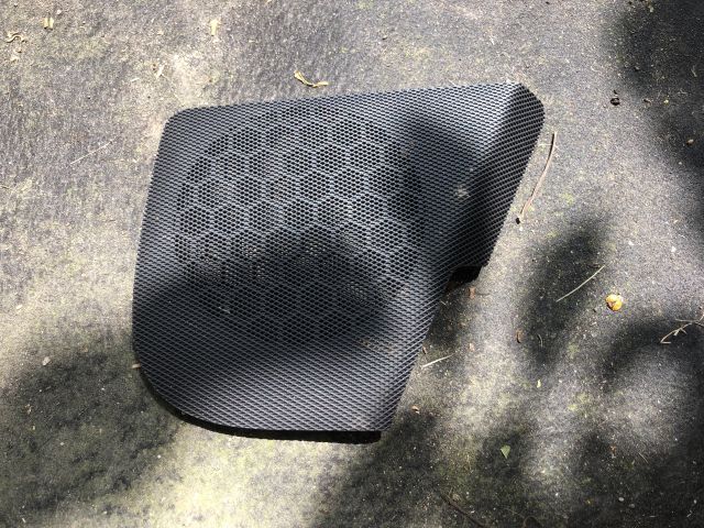 bontott AUDI A3 Jobb első Hangszóró Burkolat