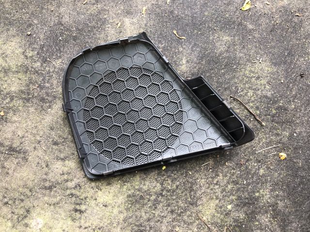 bontott AUDI A3 Jobb első Hangszóró Burkolat