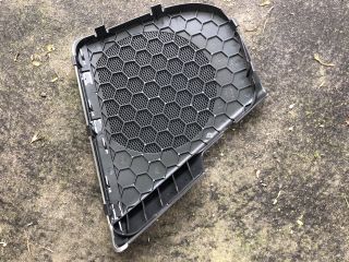 bontott AUDI A3 Jobb első Hangszóró Burkolat