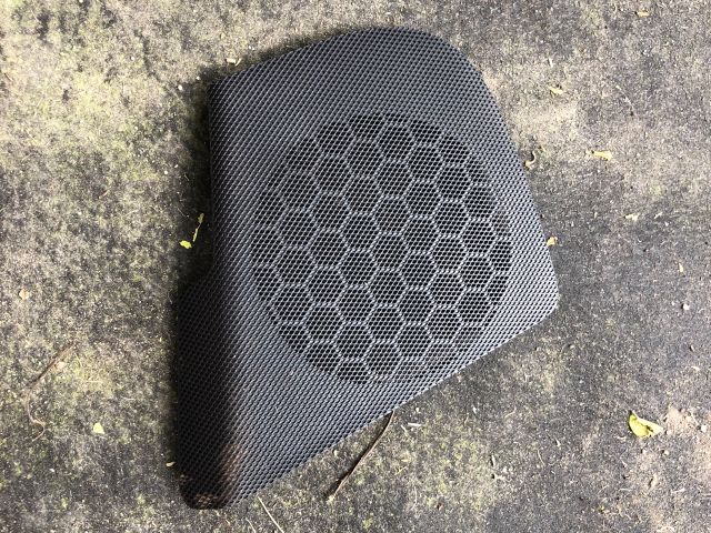 bontott AUDI A3 Jobb első Hangszóró Burkolat